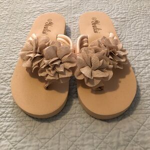 Youlisi floral Pom Pom flip flops. Size 10.